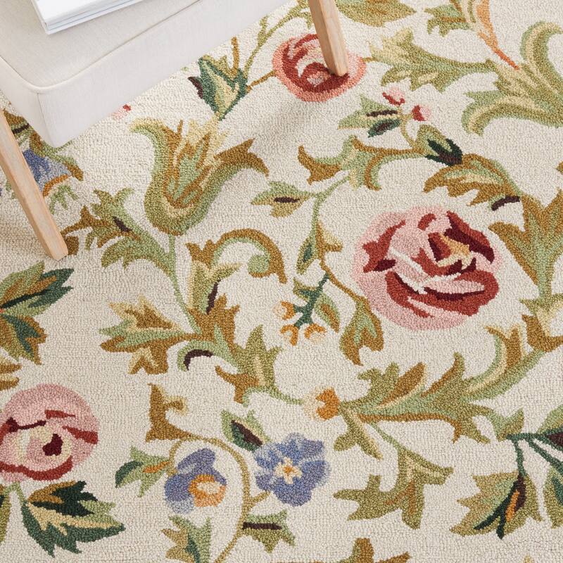 SAFAVIEH Handmade Chelsea Ageet French Country Floral Wool Rug