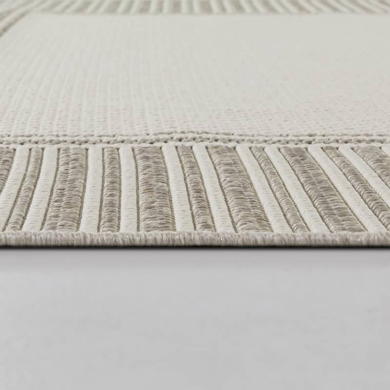 Frans Solid Border Indoor/Outdoor Area Rug