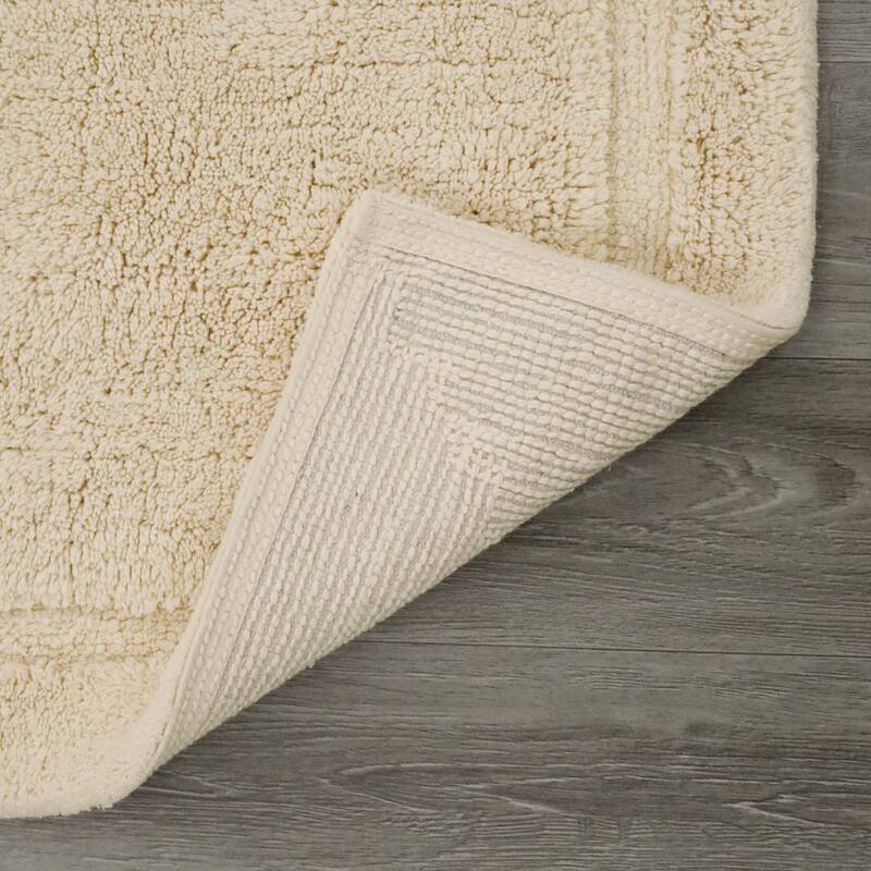 Lydia Border Plush Bath Mat