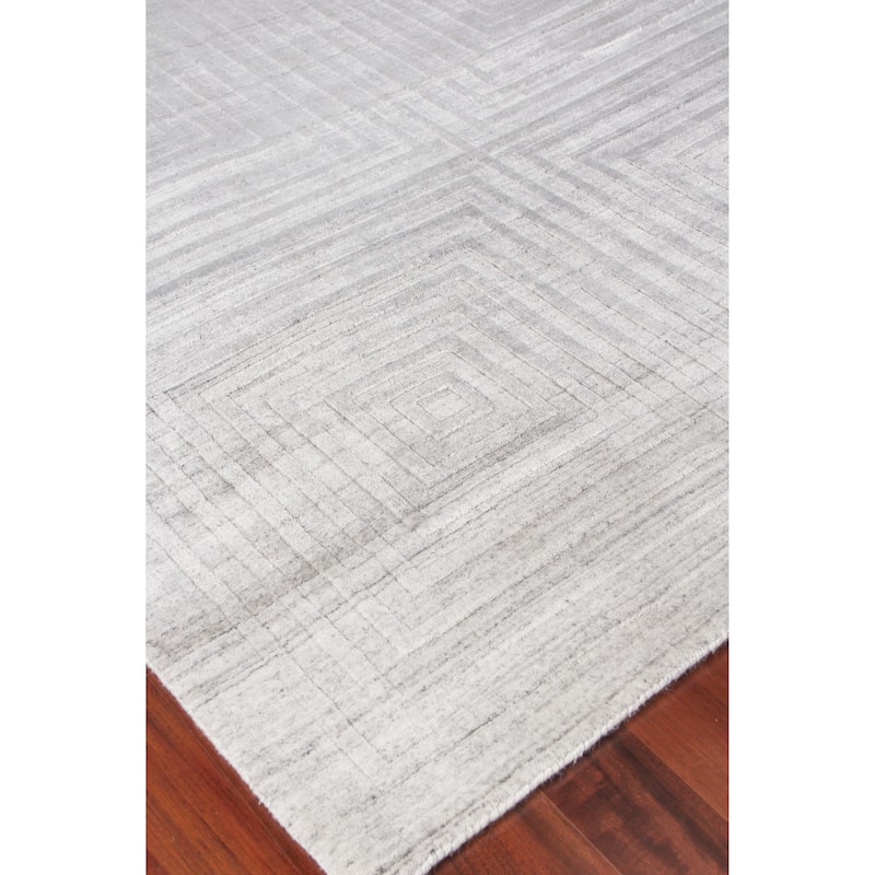 EXQUISITE RUGS Castelli Hand-loomed Bamboo Silk/Wool Ivory Area Rug.