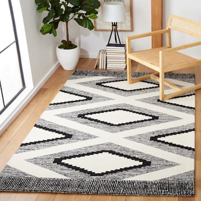 SAFAVIEH Handmade Casablanca Shag Elitka Diamond Wool Rug
