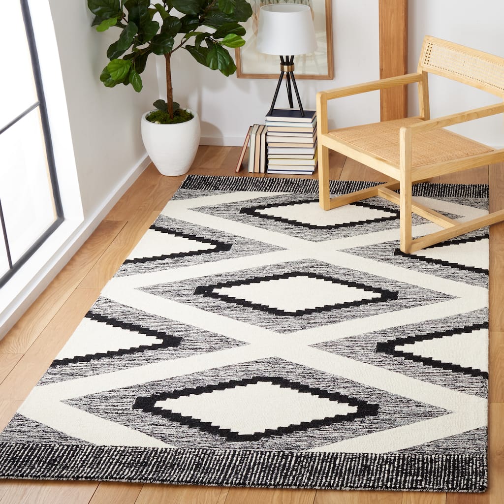SAFAVIEH Handmade Casablanca Shag Elitka Diamond Wool Rug