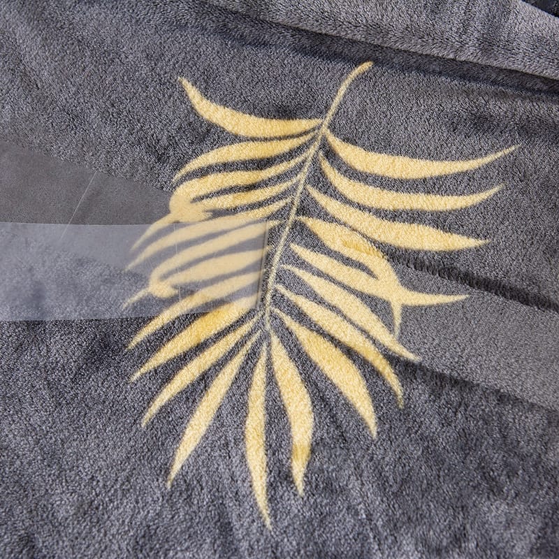 Luxuriously Velvety Plush Blanket Soft Lightweight Blanket