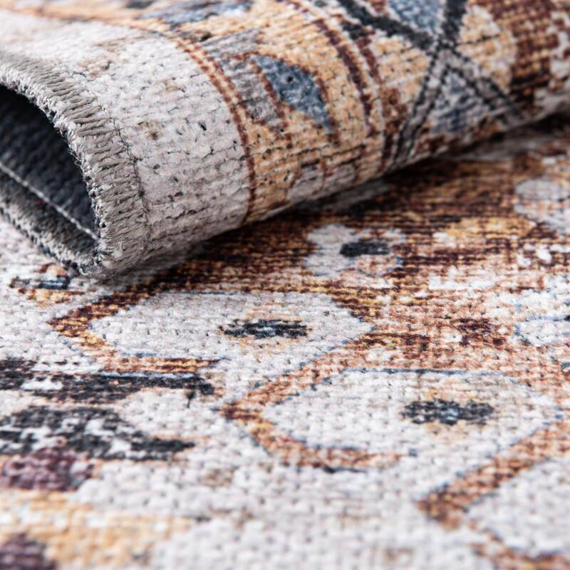 Traditional Tira Collection Area Rug