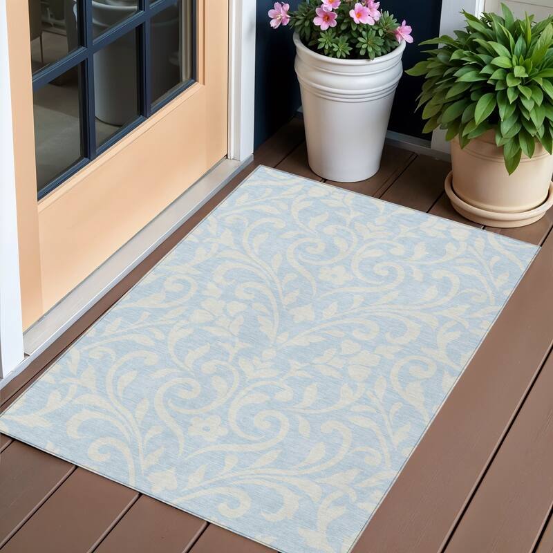 HomeRoots Floral Transitional Rectangle Outdoor Rug - 3' x 5'