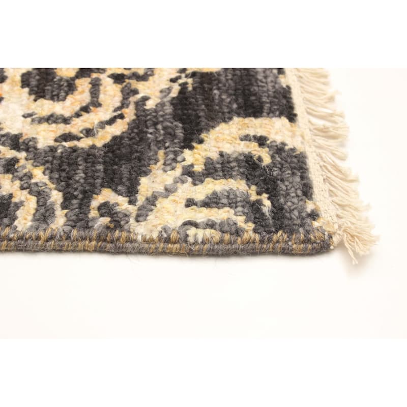 ECARPETGALLERY Hand-knotted Mystique Black Wool Rug - 4'8 x 6'7