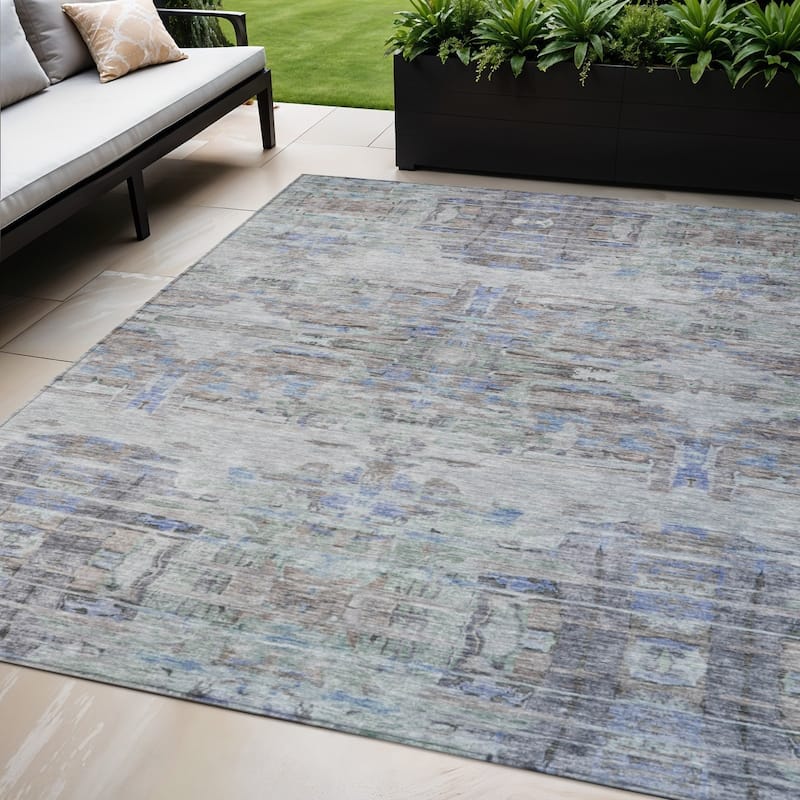 HomeRoots Abstract Transitional Rectangle Outdoor Rug - 5' X 8'