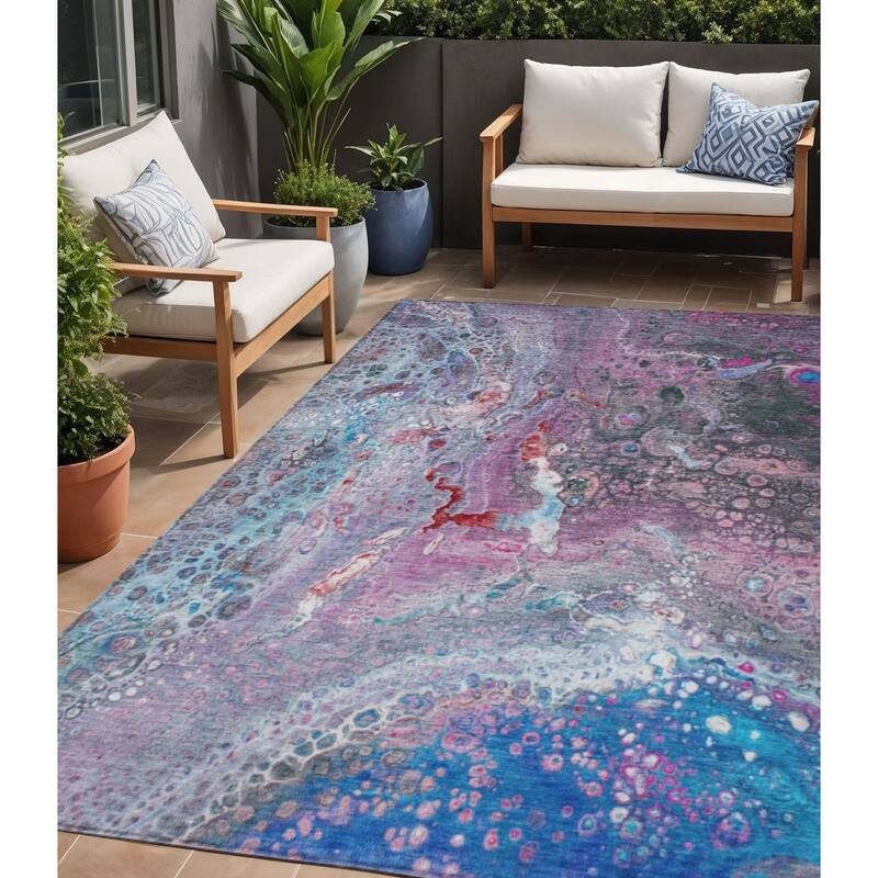 HomeRoots Abstract Contemporary Rectangle Outdoor Rug - 5' X 8'