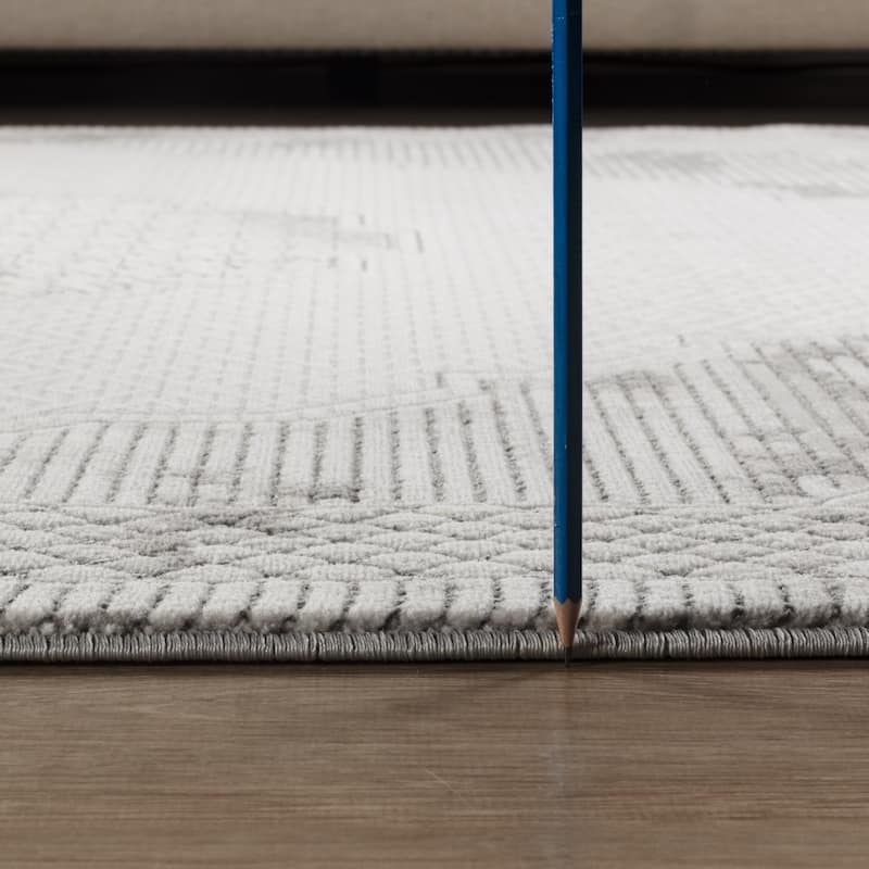 Gray 5 ft. 3 in. x 7 ft. 3 in.Luxury Area Rug, 0.43 Pile Height – Sophisticated Warmth for Any Room - 3'6"