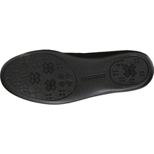 naturalizer flexy black