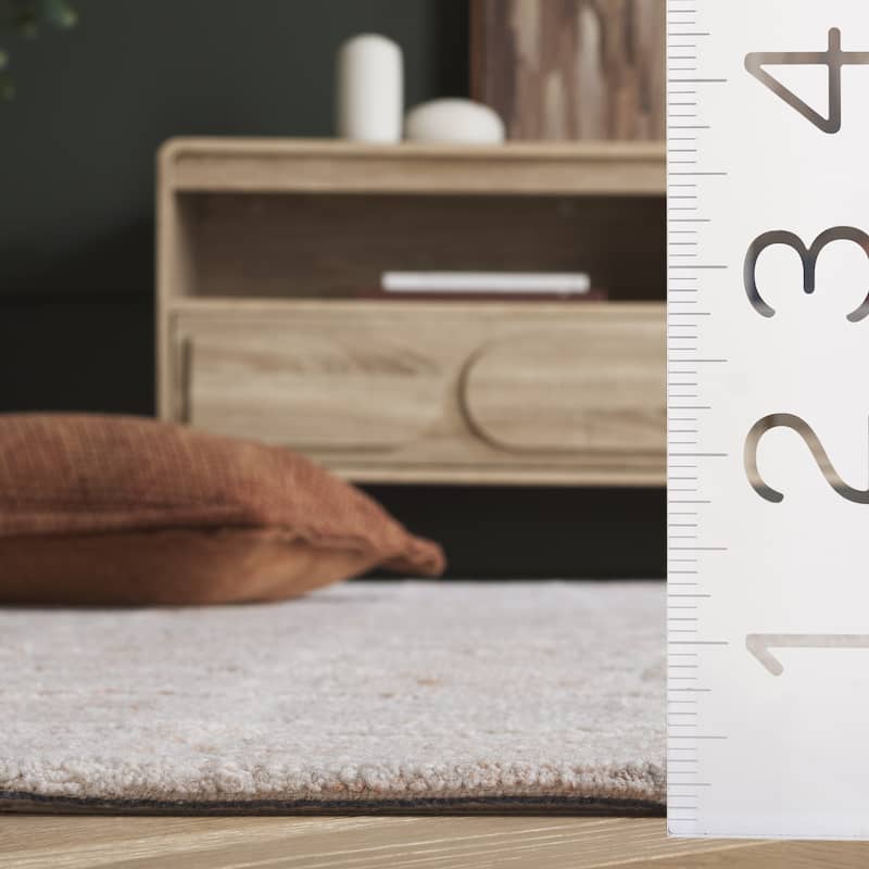 SAFAVIEH Handmade Pine Þorunn Wool Rug