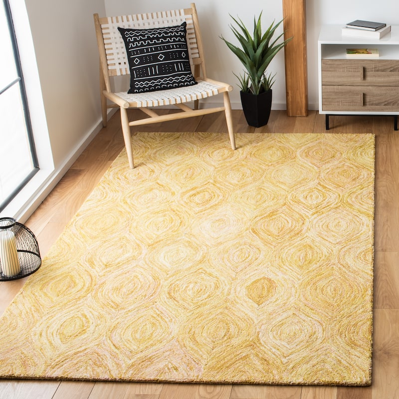 SAFAVIEH Handmade Ikat Lilija Wool Rug - 9' x 12' - Gold
