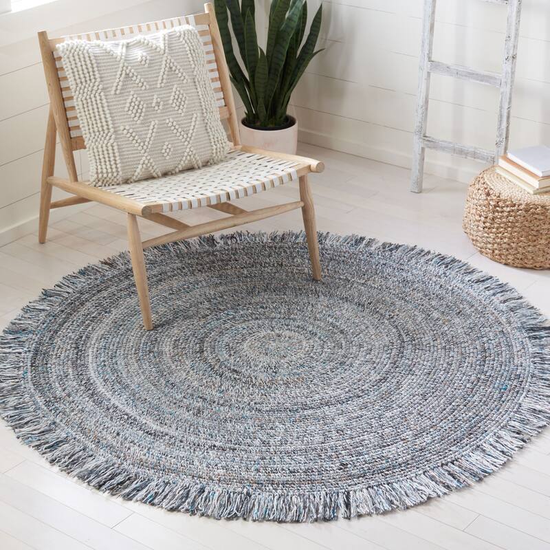 SAFAVIEH Handmade Braided Pelagia Fringe Round Rug - 5' Round - Blue/Ivory