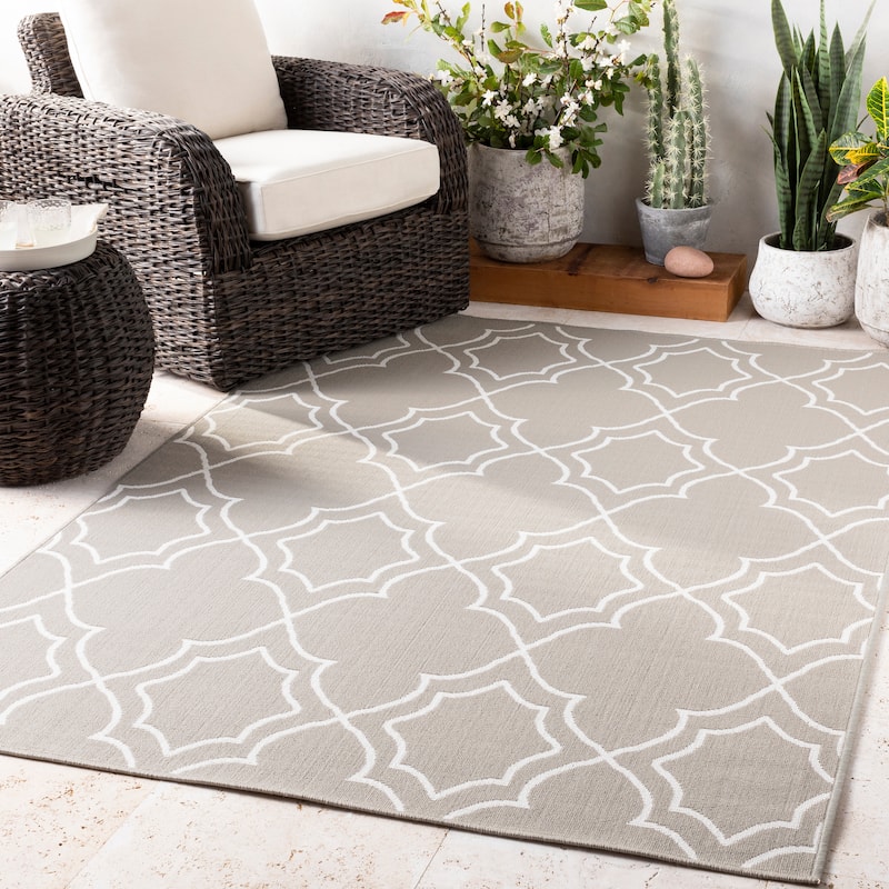 Livabliss Natasha Indoor/ Outdoor Transitional Trellis Area Rug