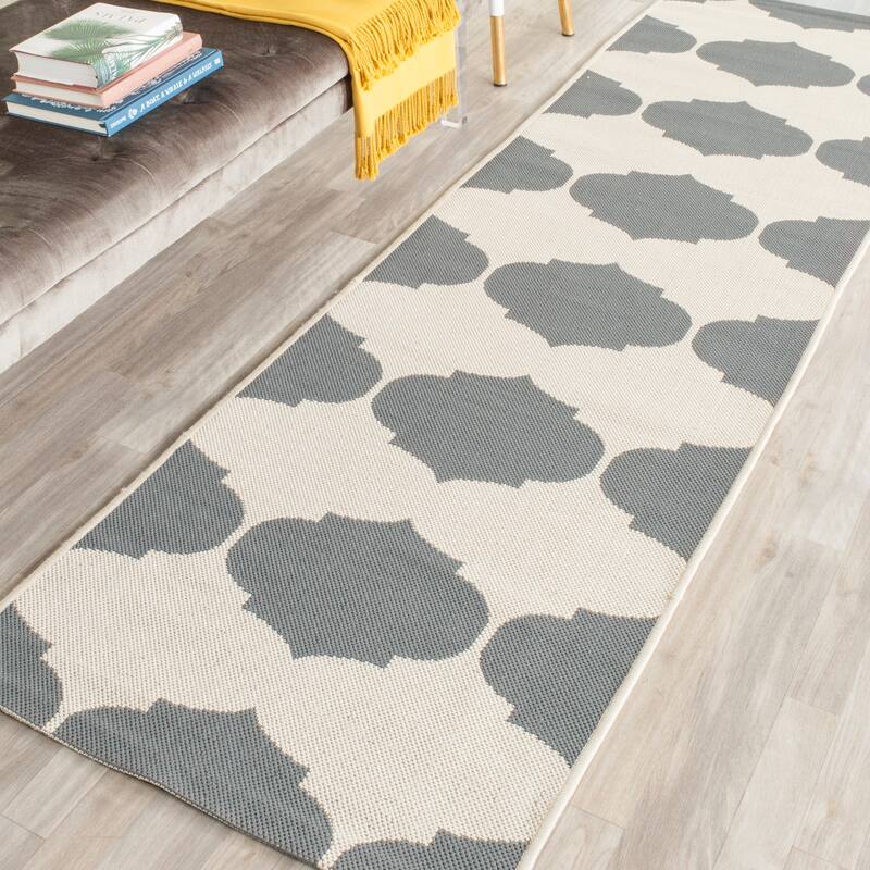 SAFAVIEH Courtyard Marilee Indoor/ Outdoor Waterproof Patio Backyard Rug