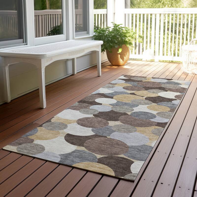 Machine Washable Indoor/ Outdoor Mucho Bubbles Chantille Rug - Chocolate - 2'3" x 7'6"