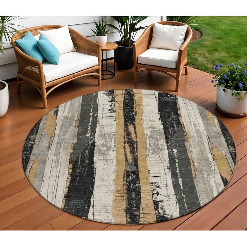 HomeRoots Striped Transitional Rectangle Outdoor Rug - 8' Round