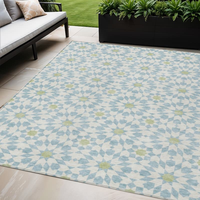 HomeRoots Floral Medallion Transitional Rectangle Outdoor Rug - 5' X 8'