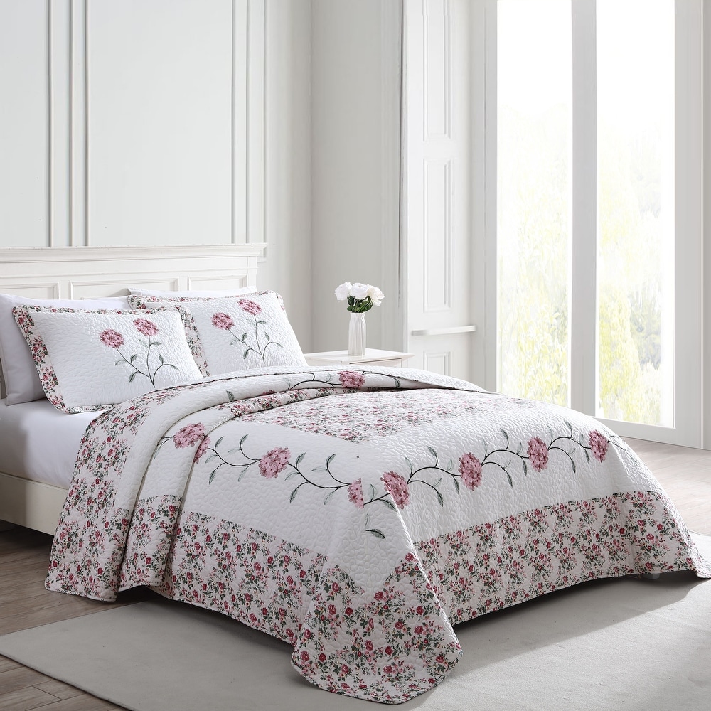 Pink Floral Quilts and Bedspreads - Bed Bath & Beyond