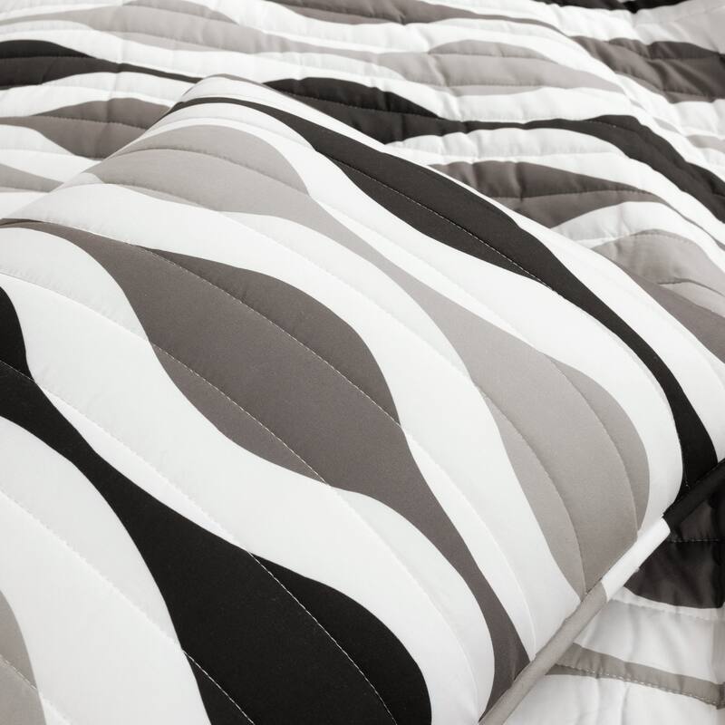 Lush Decor Mid Century Geo 3 Piece Quilt Set
