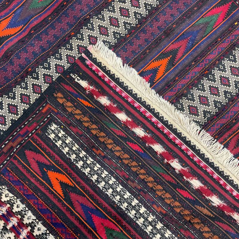 HERAT ORIENTAL Handmade Soumak Wool Rug - 4' x 7'