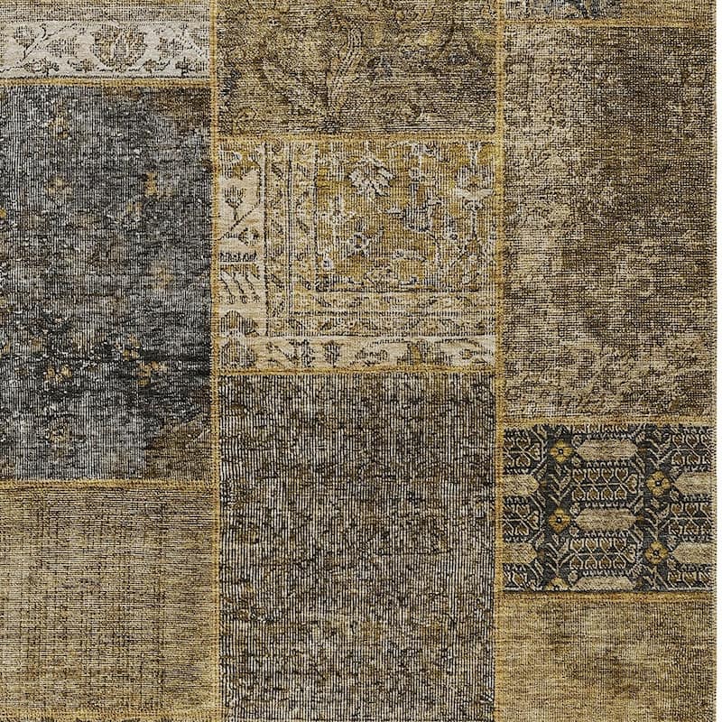 HomeRoots Patchwork Transitional Rectangle Outdoor Rug