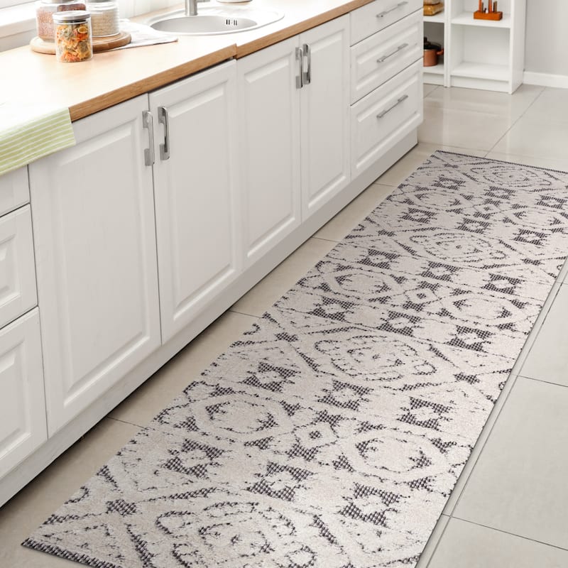 JONATHAN Y Jordan High-Low Pile Mediterranean Tile Indoor/Outdoor Area Rug