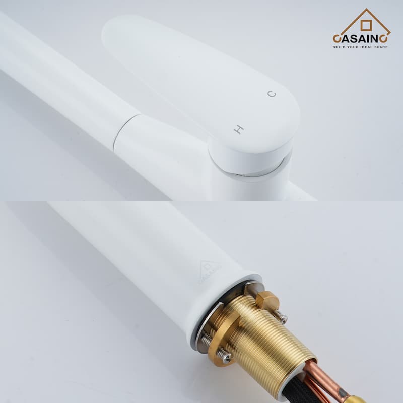Single Handle Pull-Down Sprayer Kitchen Faucet