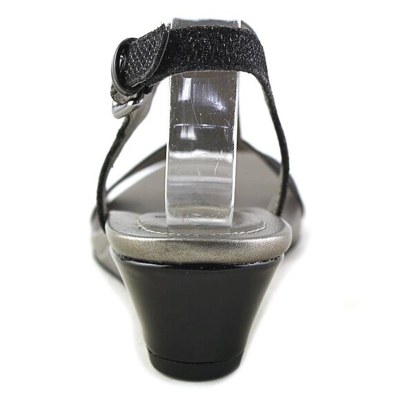 bandolino black sandals