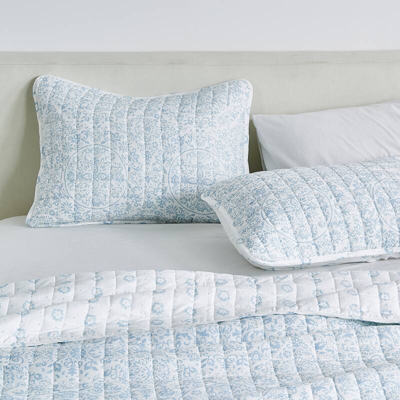 Linery & Co. Floral Printed Reversible Stitched Quilt Set with Shams