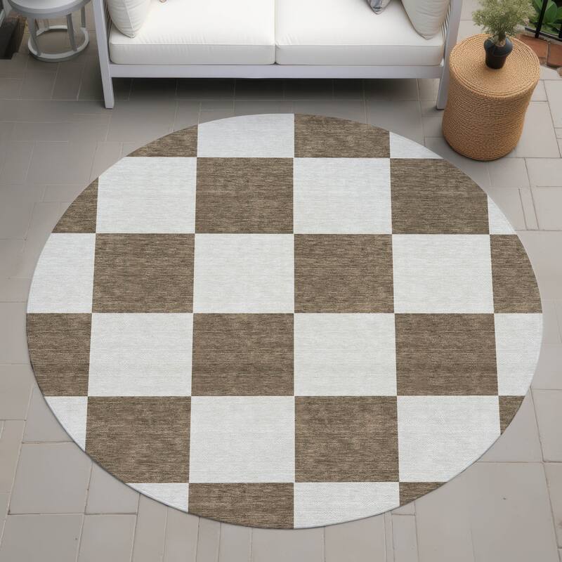 Machine Washable Indoor/ Outdoor Modern Checker Chantille Rug - Chocolate - 8' x 8'