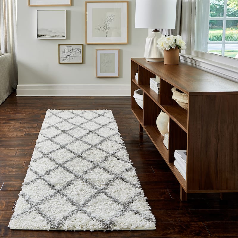 Nuloom Kesha Contemporary Trellis Shag Area Rug - 2'6" x 12' Runner - White