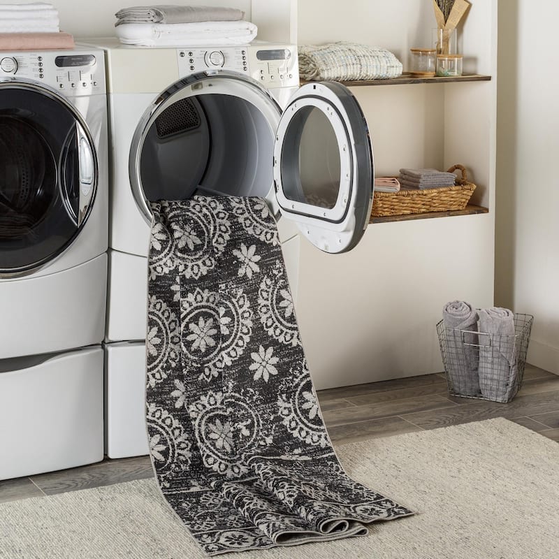 Livabliss Lavadora Updated Traditional Floral & Botanical Washable Area Rug