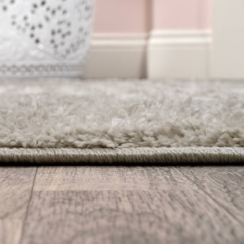 JONATHAN Y Arenal Diamond Stripe Geometric Shag Area Rug