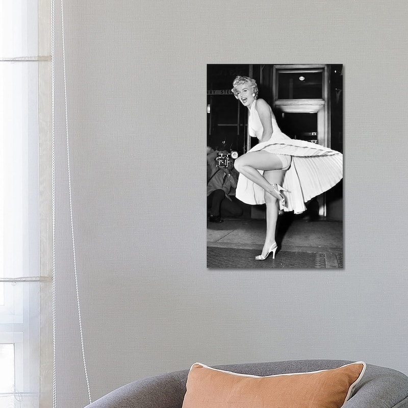 iCanvas "Marilyn Monroe (1926-1962)" by Unknown Canvas Print - 26x18x1.5