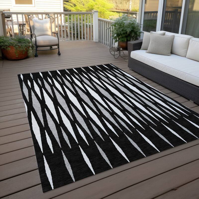 Machine Washable Indoor/ Outdoor Chantille Mosaic Contemporary Rug - Black - 3' x 5'