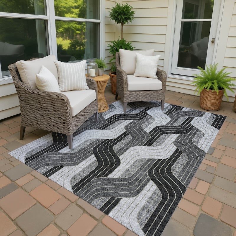 Machine Washable Indoor/ Outdoor Modern Pathway Chantille Rug - Black - 2'6" x 3'10"