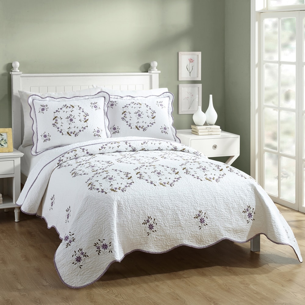 Modern Heirloom Gwen Floral Embroidered Quilt Set
