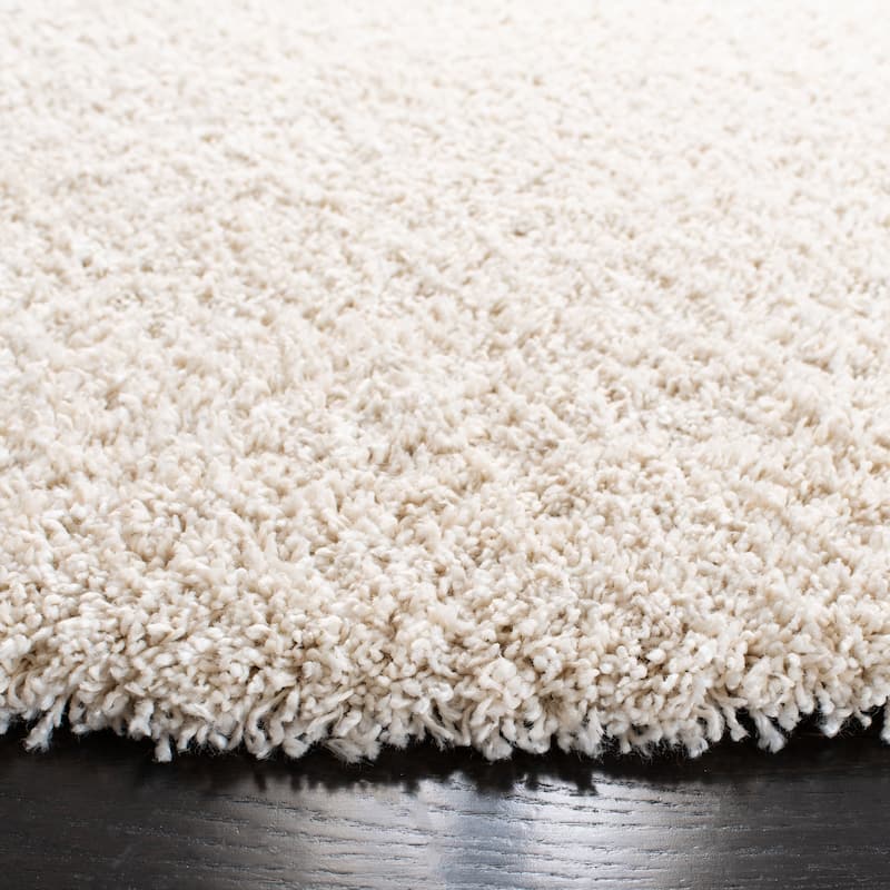 SAFAVIEH Evolution Shag Gwenaele Solid 1.8-inch Thick Rug