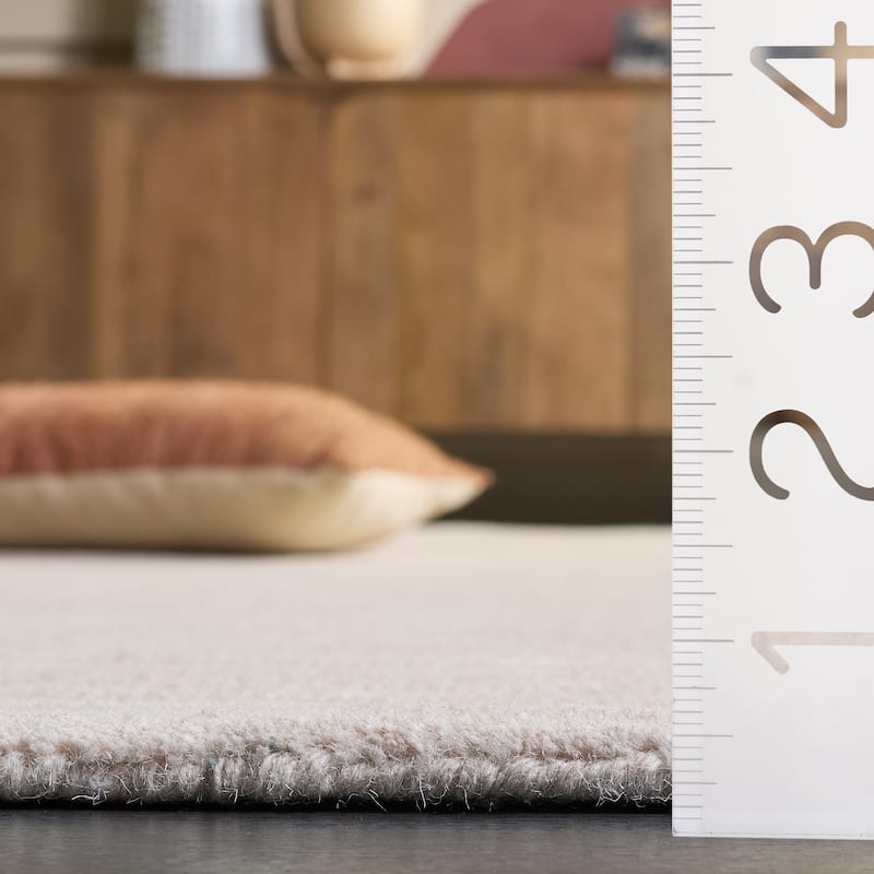 SAFAVIEH Handmade Ebony Sawako Wool Rug