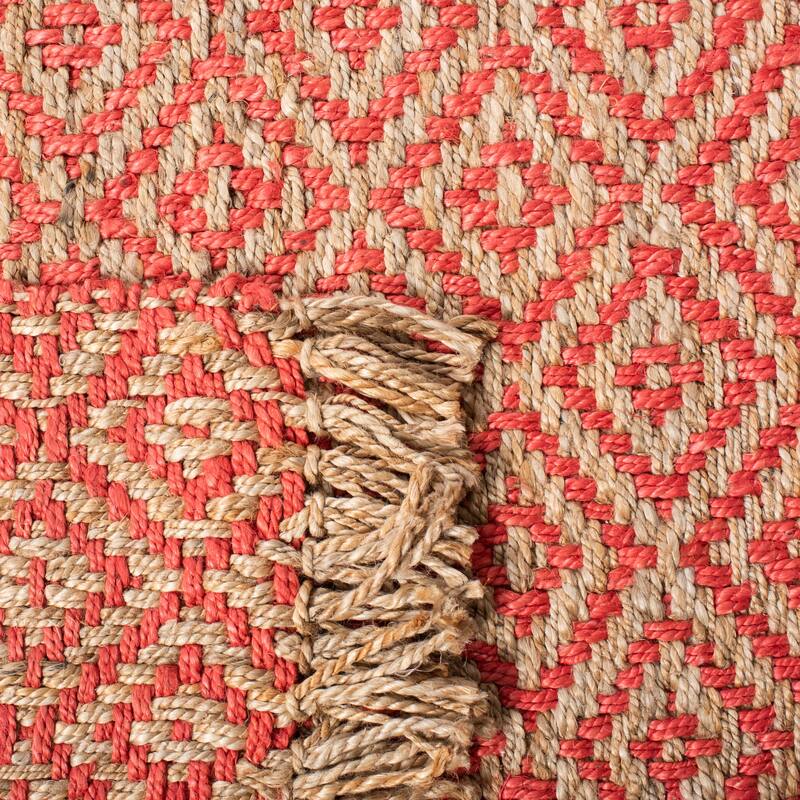 SAFAVIEH Handmade Natural Fiber Jaeda Diamond Jute Tassel Rug