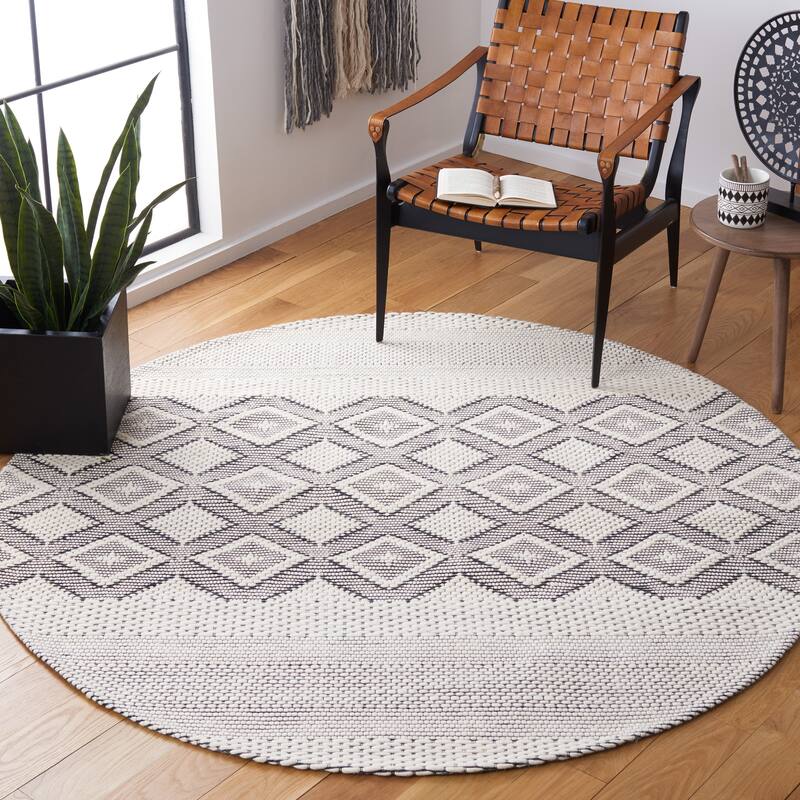 SAFAVIEH Handmade Vermont Marisela Wool Rug - 6' Round - Ivory/Black