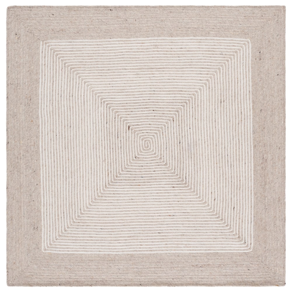 SAFAVIEH, Handmade Braided Nesrin Wool Rug