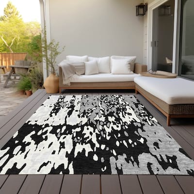 Machine Washable Indoor/ Outdoor Abstract Contemporary Chantille Rug