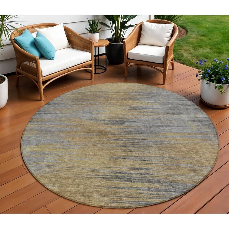 HomeRoots Abstract Transitional Rectangle Outdoor Rug - 8' Round