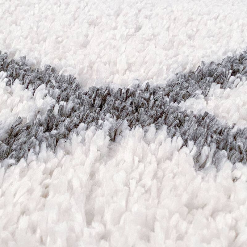 Sohni Shag Farmhouse Diamond Indoor Area Rug