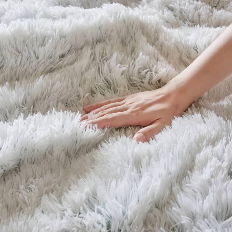3 PCS King/Cal King Shaggy Faux Fur Comforter Mini Set Green/White