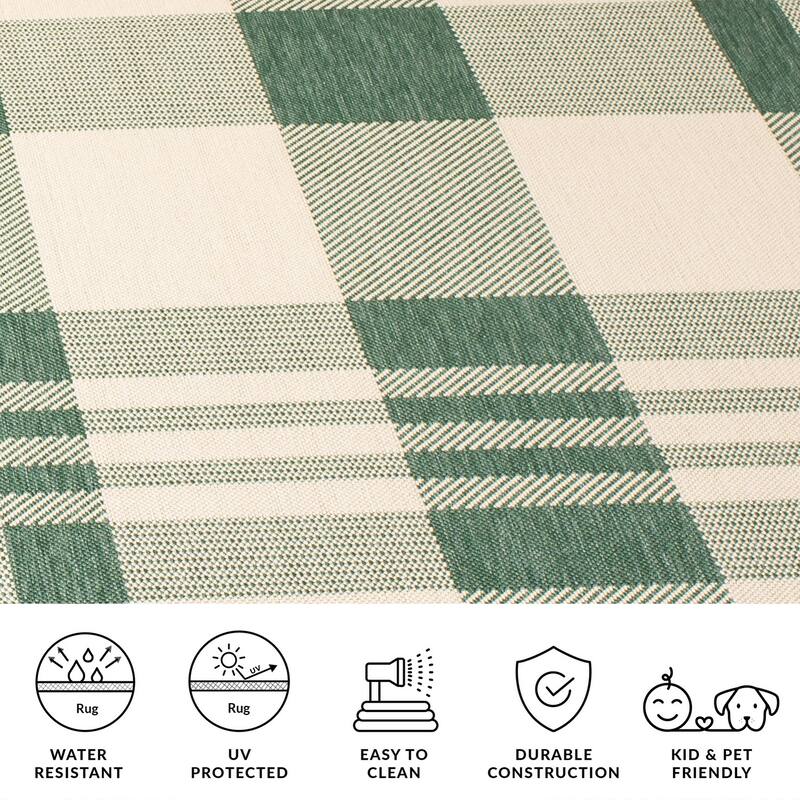 SAFAVIEH Courtyard Oriole Plaid Indoor/ Outdoor Waterproof Patio Backyard.