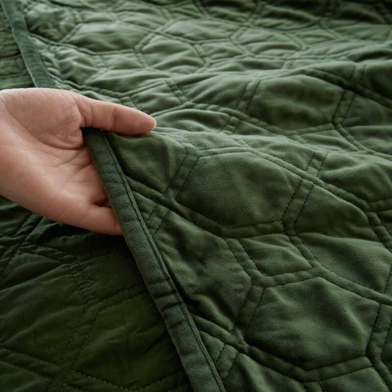 Madison Park Emery 3 Piece Velvet Quilt Set