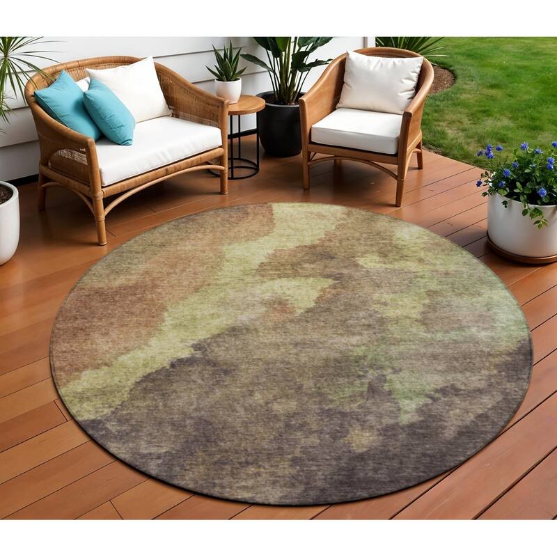 HomeRoots Abstract Transitional Rectangle Outdoor Rug - 8' Round